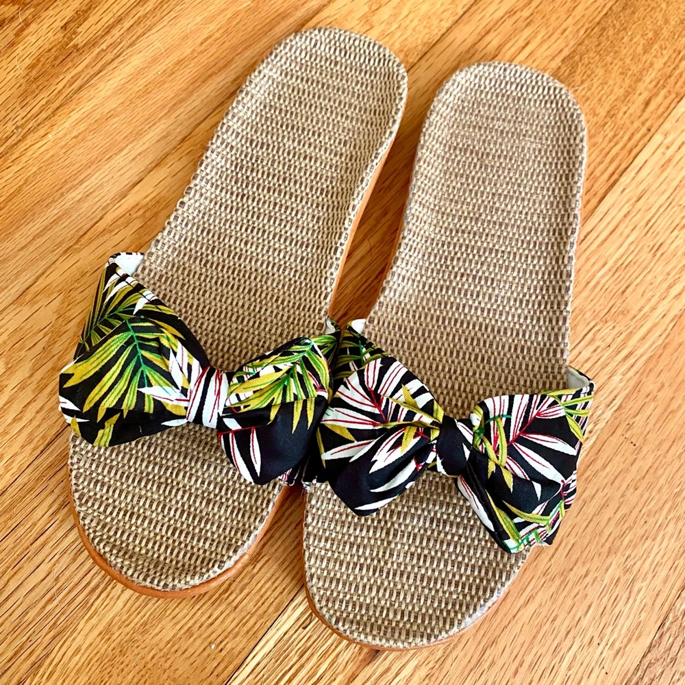 Retro style floral tropical pinup sandals / slides